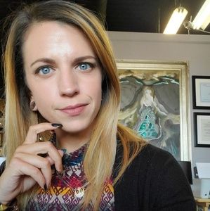 Meet your Posher, Courtney